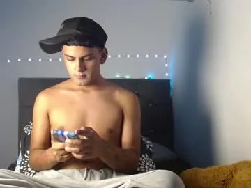 wolfan_sky – webcam model profile photo Image 19