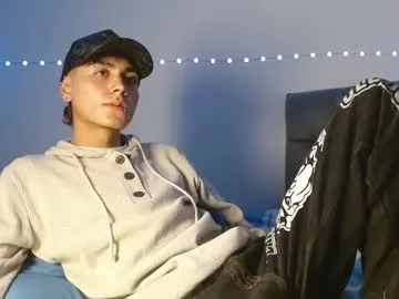 wolfan_sky – webcam model profile photo Image 4