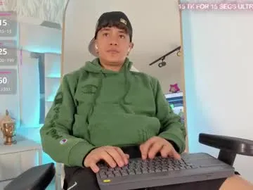 wolfan_sky – webcam model profile photo Image 15