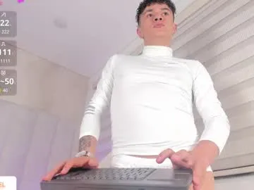 wolfan_sky – webcam model profile photo Image 5