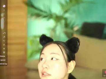 lunar_sofia – webcam model profile photo Image 6