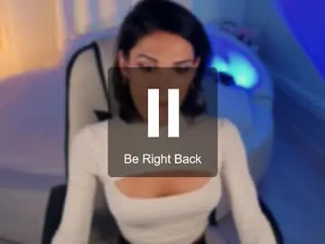 IORio2 – webcam model profile photo Image 4