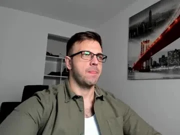 hina_porn – webcam model profile photo Image 10