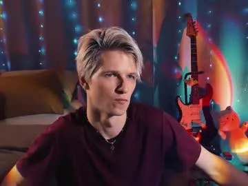 hunkwithglasses – webcam model profile photo Image 10