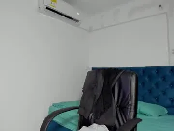 octavarium211 – webcam model profile photo Image 2