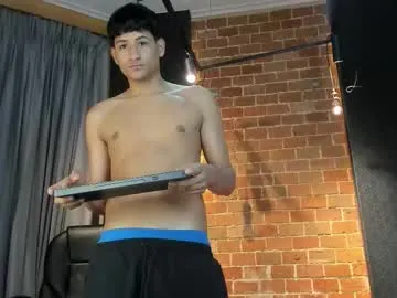 ava_delightt – webcam model profile photo Image 3