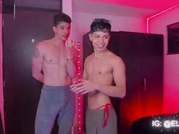 VIKITOMMY – webcam model profile photo Image 17