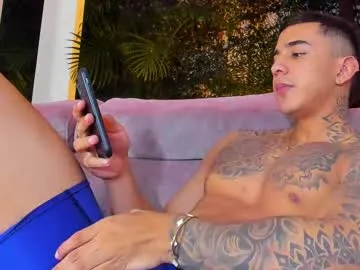 DoubleChris – webcam model profile photo Image 3