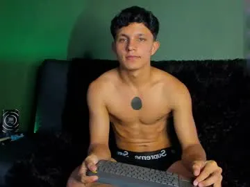 cumband – webcam model profile photo Image 12