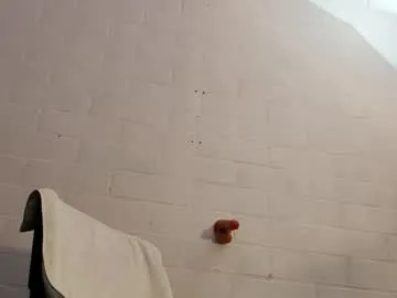 hina_porn – webcam model profile photo Image 11