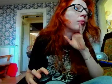 curly_greeneyed – webcam model profile photo Image 17