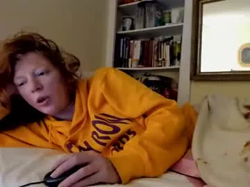 curly_greeneyed – webcam model profile photo Image 6