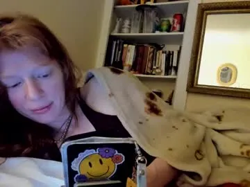 curly_greeneyed – webcam model profile photo Image 7