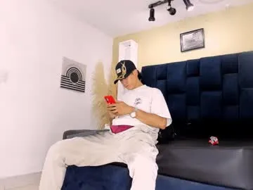 AAASuck – webcam model profile photo Image 12