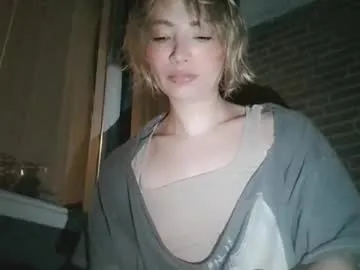 Alicatcua_ – webcam model profile photo Image 2