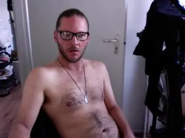 jizzonglasses2 – webcam model profile photo