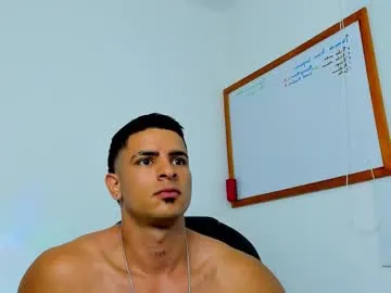 hunkwithglasses – webcam model profile photo Image 11