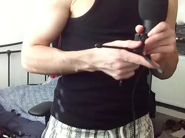 IORio2 – webcam model profile photo Image 4