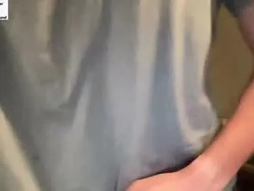 YoungSquad – webcam model profile photo Image 4