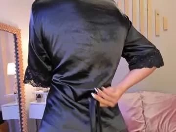 julia_martinezz_ Image 2