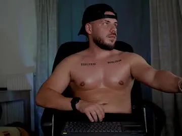 VIKITOMMY – webcam model profile photo Image 16