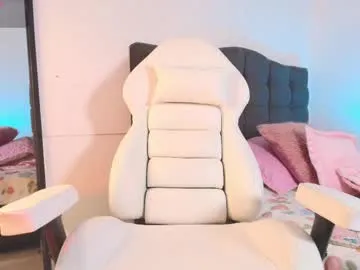 dafnemoon_1 – webcam model profile photo Image 2