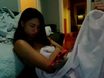 curly_greeneyed – webcam model profile photo Image 11