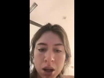 curly_greeneyed – webcam model profile photo Image 15