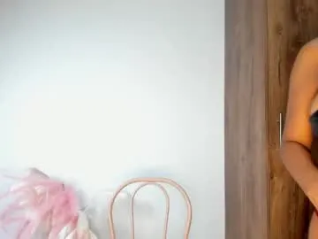 hina_porn – webcam model profile photo Image 3
