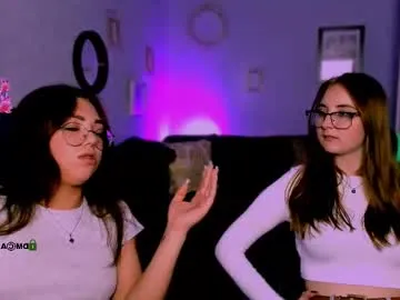 millemimi – webcam model profile photo Image 12