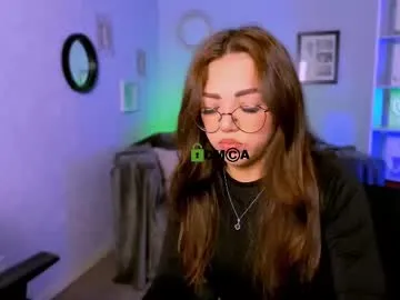 millemimi – webcam model profile photo Image 6