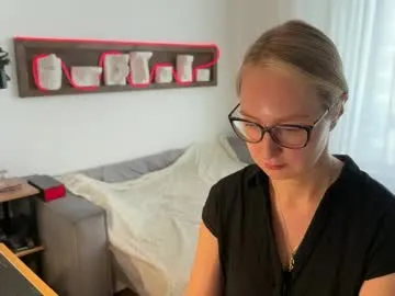 alana15 – webcam model profile photo Image 12