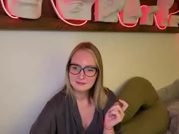 alana15 – webcam model profile photo Image 16