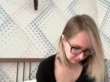 alana15 – webcam model profile photo Image 2