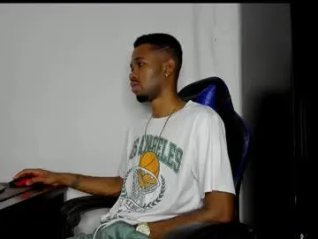 hunglikecrazyy – webcam model profile photo Image 16