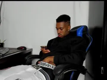 hunglikecrazyy – webcam model profile photo Image 17