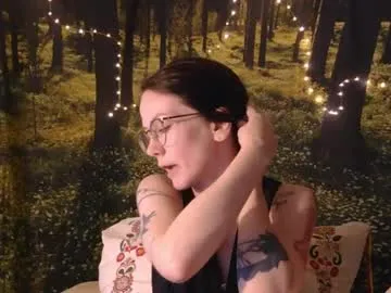 cozymell – webcam model profile photo Image 3