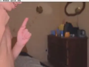 lauraagomezz__ – webcam model profile photo Image 2
