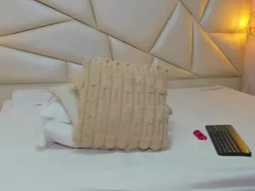 kisapisa434 – webcam model profile photo Image 5