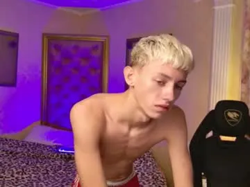 Keep_us_wild – webcam model profile photo Image 15