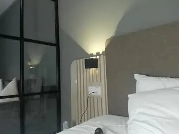 PinkyPai – webcam model profile photo Image 6