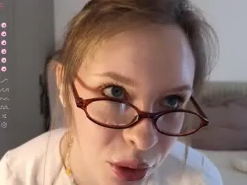 hina_porn – webcam model profile photo Image 2