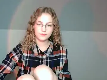 EvieEvans – webcam model profile photo Image 3