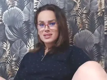 PinkyPai – webcam model profile photo Image 2