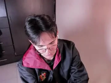 Youlalia – webcam model profile photo Image 4