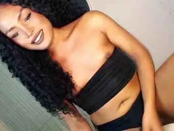 elisonni – webcam model profile photo Image 10