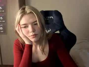 avroraromance – webcam model profile photo Image 17