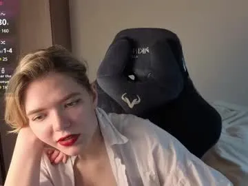 avroraromance – webcam model profile photo Image 8