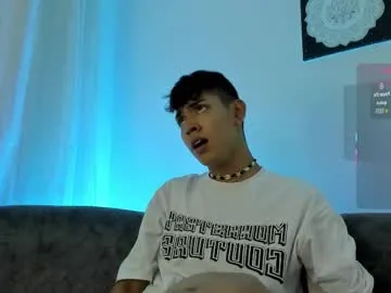 waveofcats – webcam model profile photo Image 12