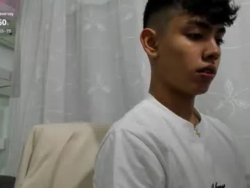 waveofcats – webcam model profile photo Image 16